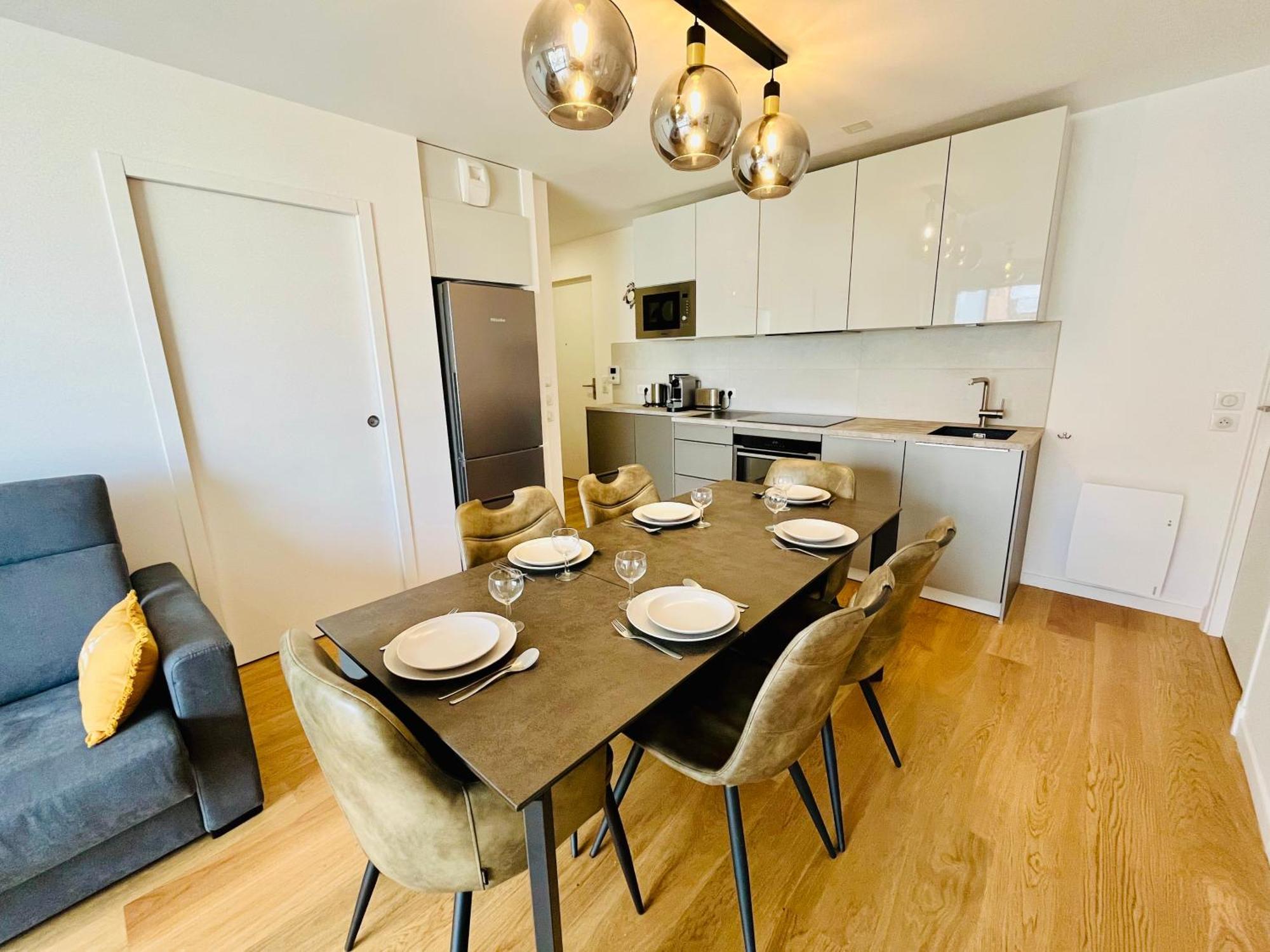 Sejour Authentique - Balcon, Parking & Wifi Ultra-Rapide Apartment Довил Екстериор снимка