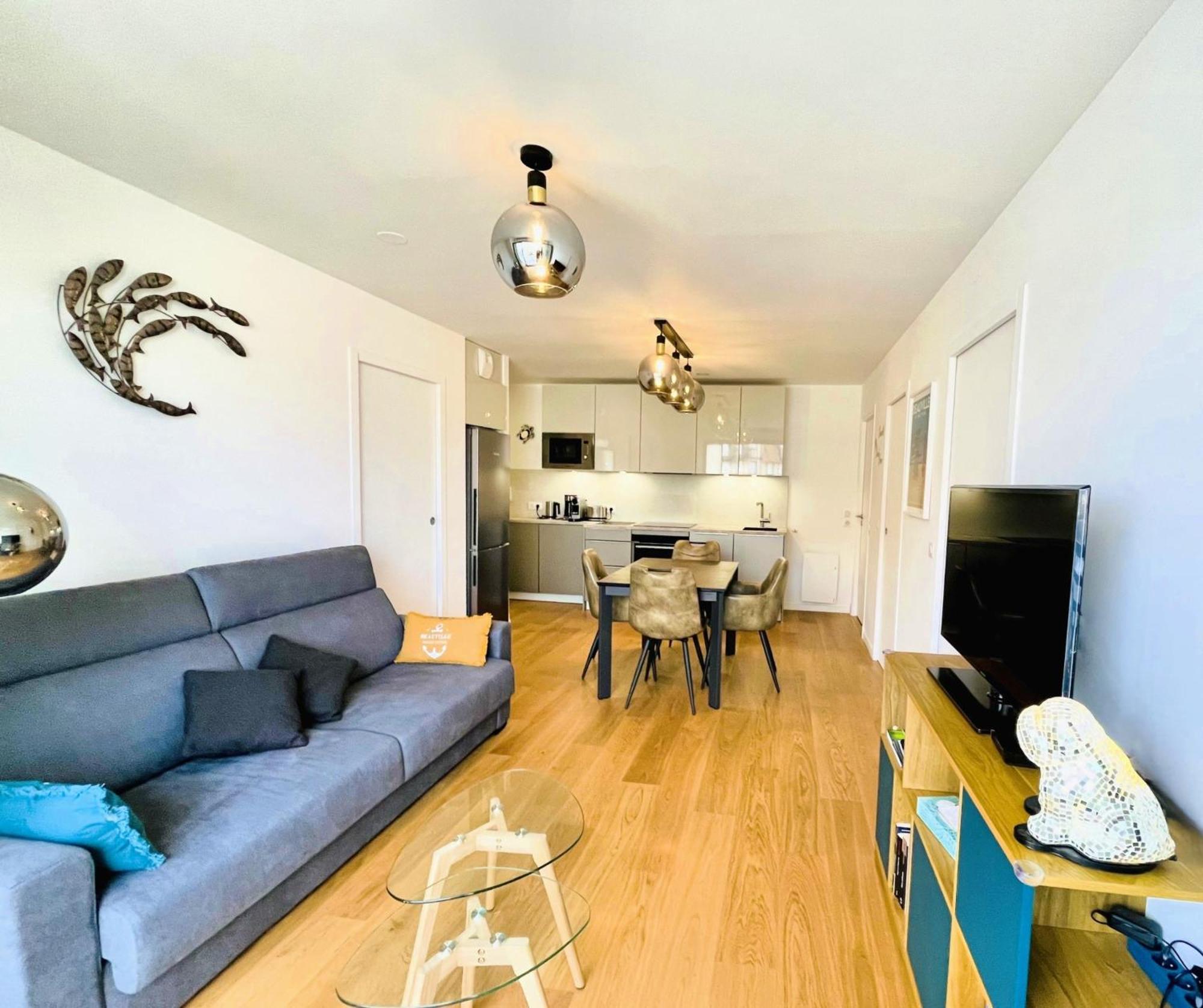 Sejour Authentique - Balcon, Parking & Wifi Ultra-Rapide Apartment Довил Екстериор снимка